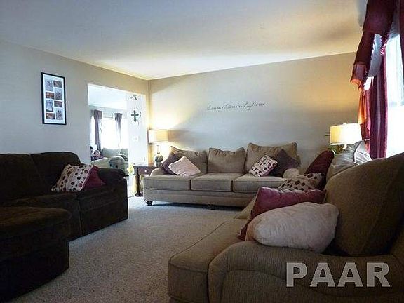 3rd image of 716 W Teton Dr