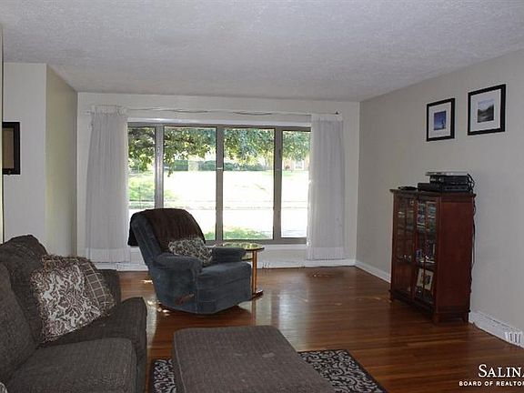 5th image of 164 Overhill Rd