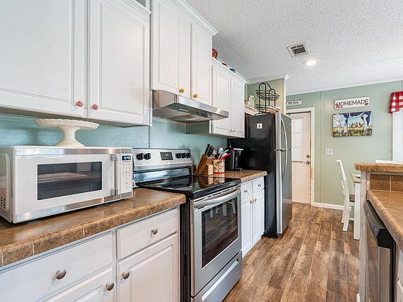 3rd image of 8334 Avalon Dr