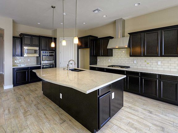 4th image of 20433 W Briarwood Dr