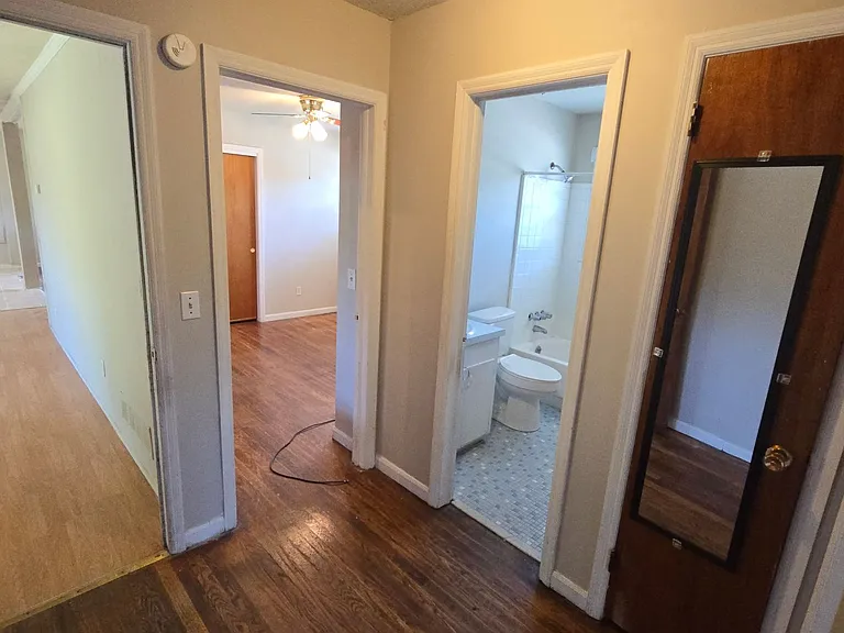2233 Windsor Dr — Photo 22