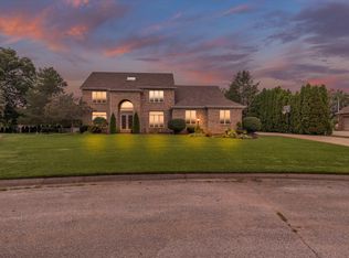 51671 Crowel Ct, Granger, IN 46530