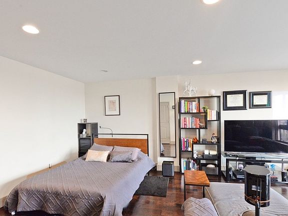 5th image of 203 E 121st St Frnt 2