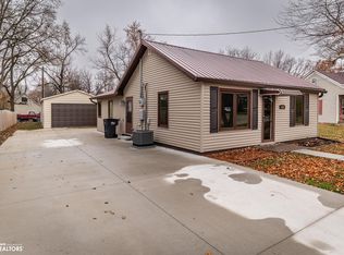 408 2nd St, Cambridge, IA 50046