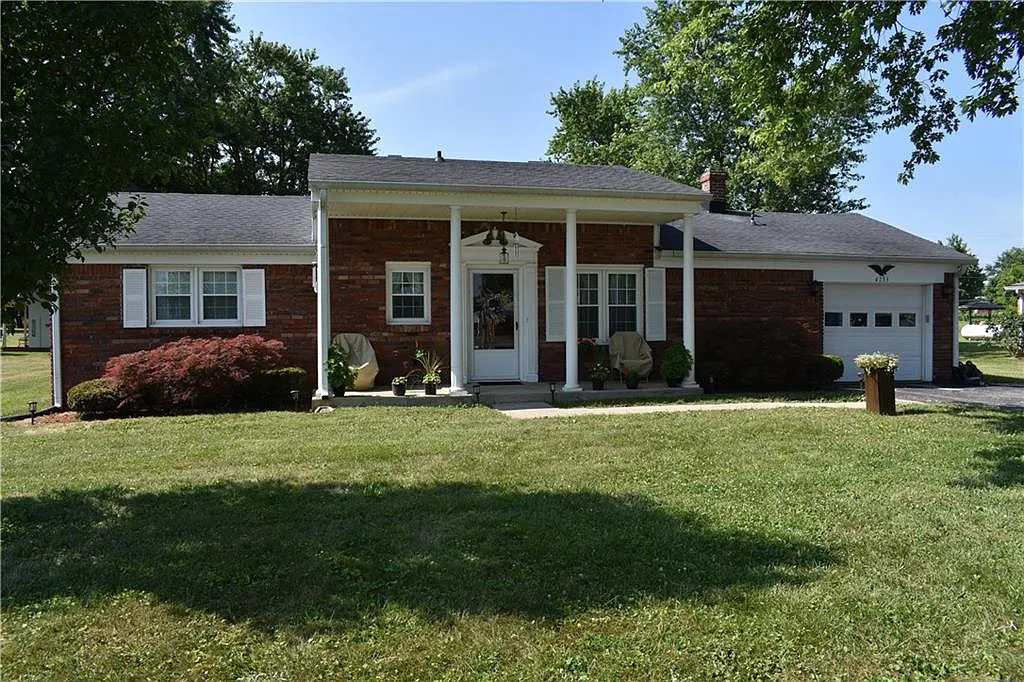 4755 W 700 N photo 1