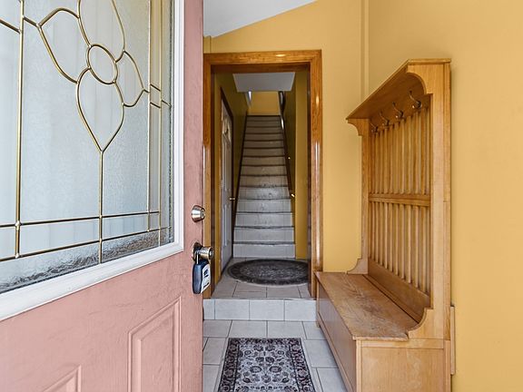 5th image of 167 Center St