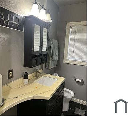 4th image of 2622 Truman Ave