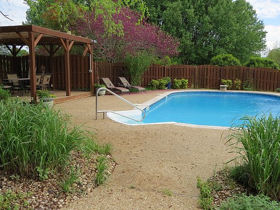 4th image of 2105 N Bridgeton Ct