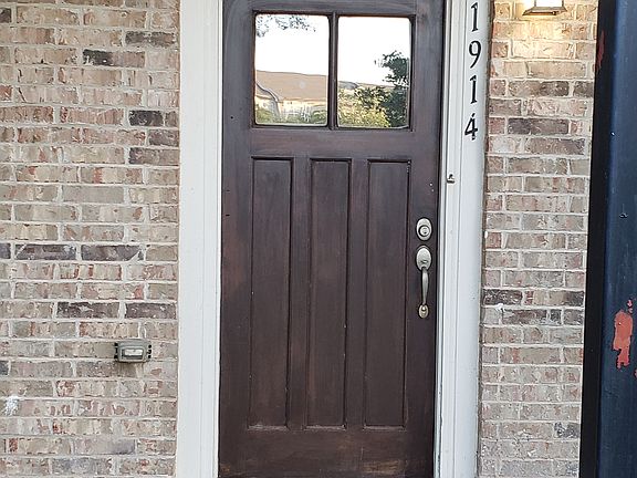 3rd image of 1725 Harvey Mitchell Pkwy S APT 1914