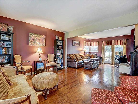 4th image of 17 Phyllis Pl
