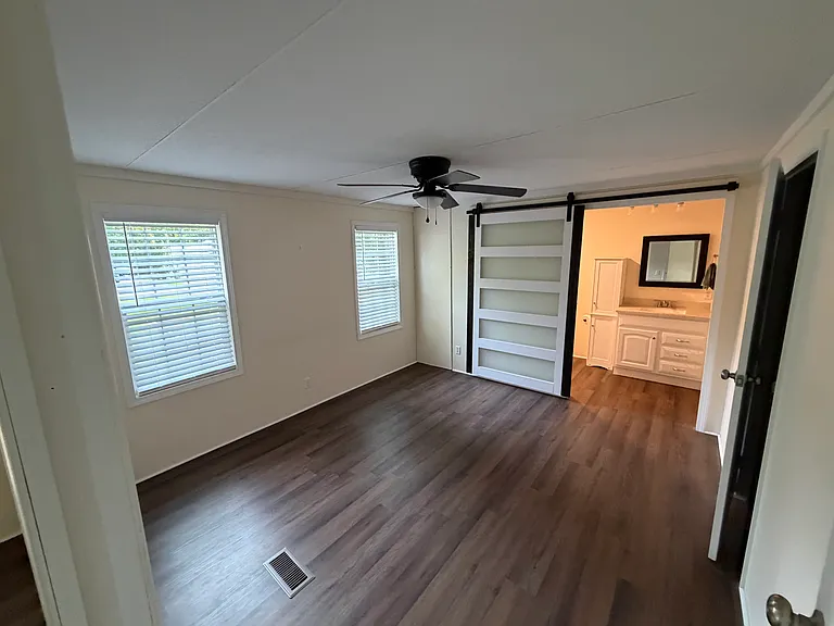 200 Pecan St — Photo 9