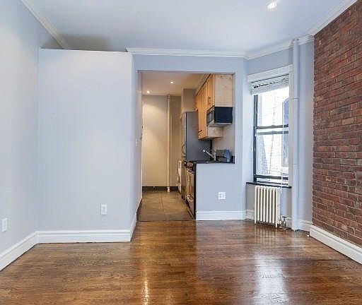 3rd image of 52 Barrow St APT 5A