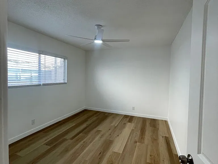 837 W Beach Ave #839 — Photo 20