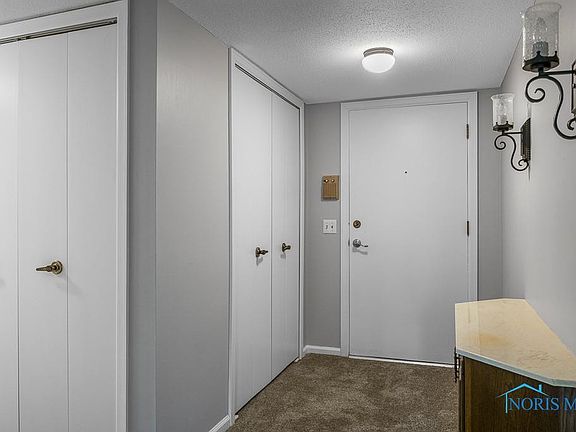 5th image of 5441 Cresthaven Ln APT C4