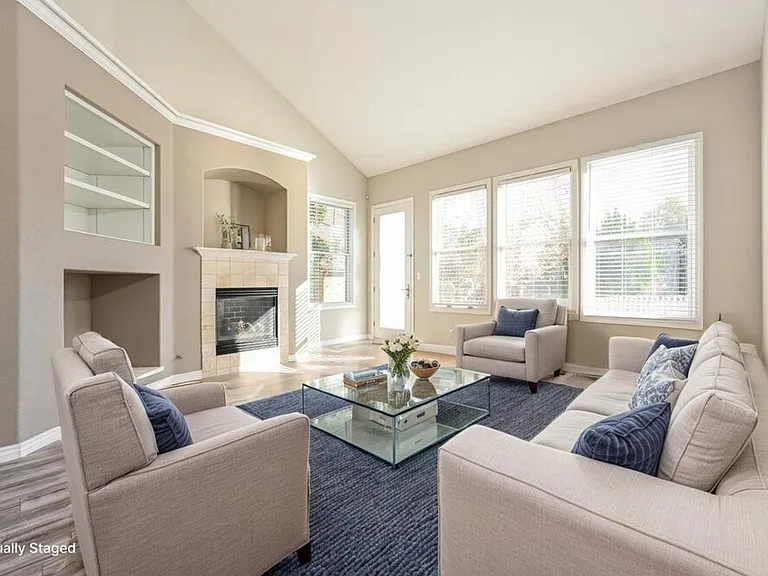 4376 Foxberry Dr — Photo 5