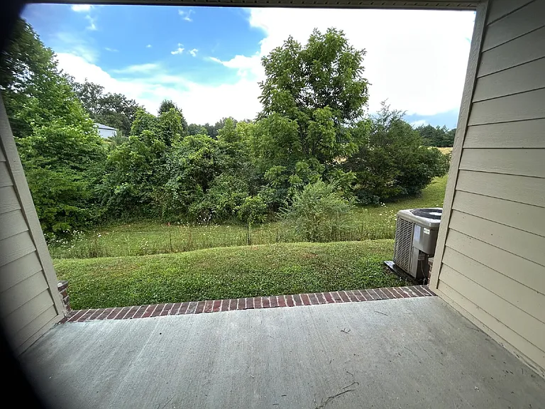 230 Cypress Rdg — Photo 16