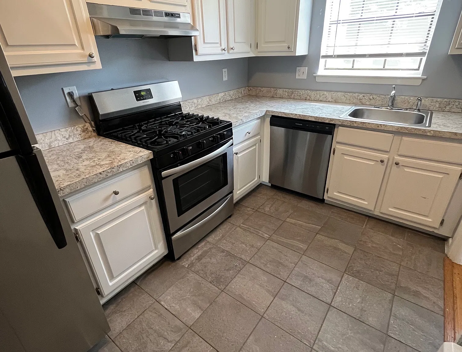 111 Sycamore Ln — Photo 1