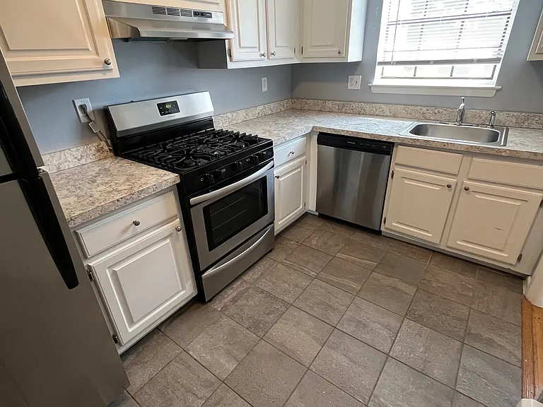 111 Sycamore Ln #1 — Photo 1