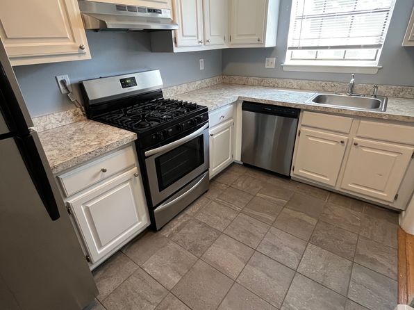 111 Sycamore Ln #1