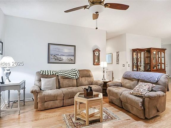4th image of 22 Sundome Ct