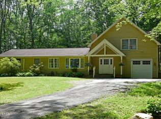 31 Van Deusenville Rd, Great Barrington, MA 01230