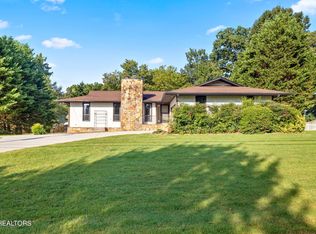 1536 N Courtney Oak Ln, Knoxville, TN 37938