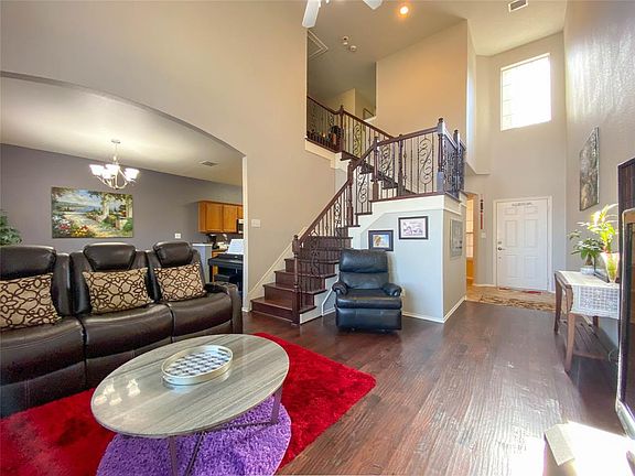 5th image of 2917 Jowett Dr