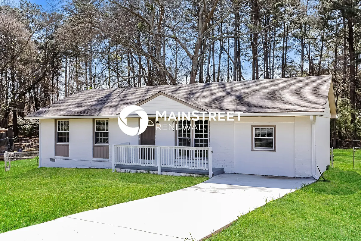 Front View - 634 Roxbury Dr