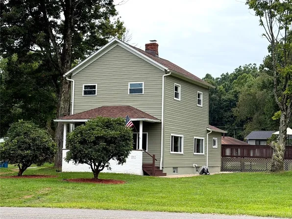 3312 Old Pittsburgh Rd, New Castle, PA 16101