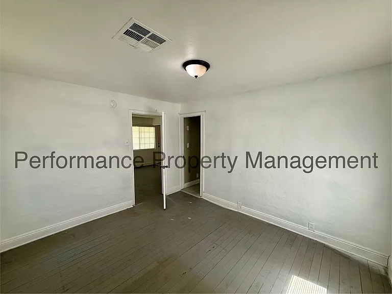 3703 Eucalyptus Dr — Photo 5