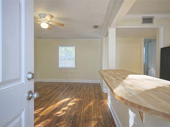 3rd image of 600 Cathcart Ave
