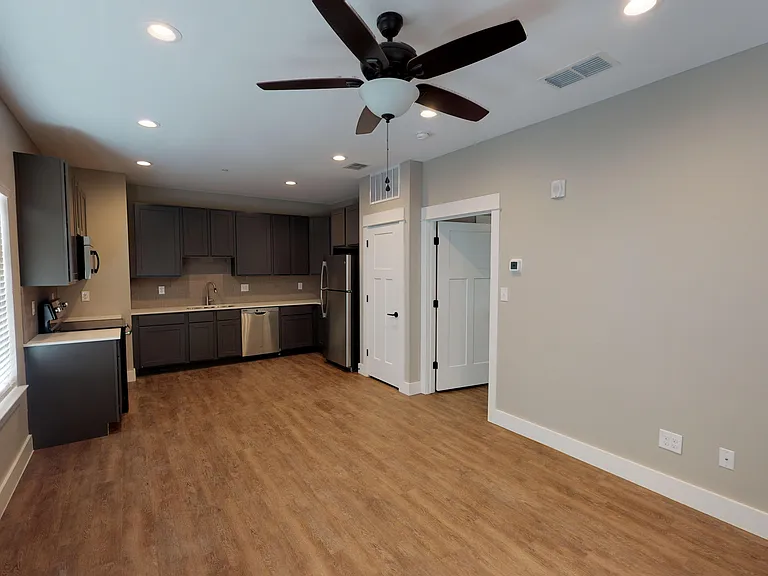 311 Craddock Ave #102 — Photo 9