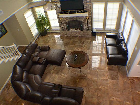 2nd image of 5915 Spanish Oak Dr