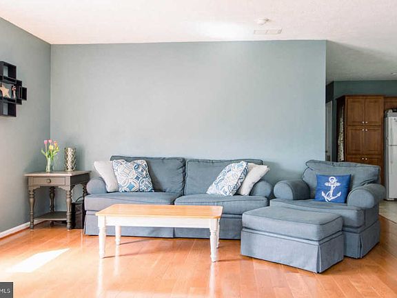 3rd image of 14531 Lanica Cir