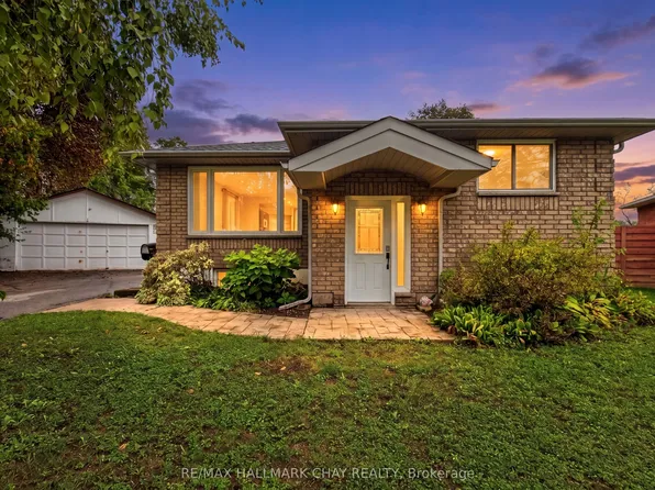29 Oakley Park Sq, Barrie, ON L4M 2K2