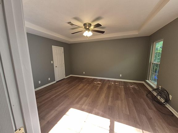 3rd image of 712 Michael Dr