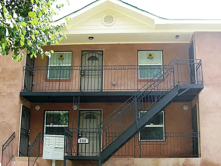 548 Thurmond St NW #4