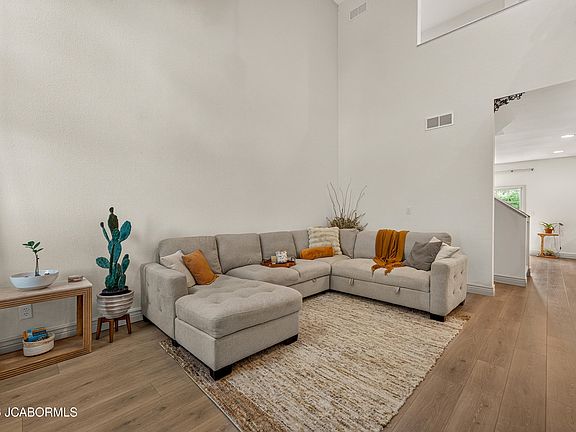 3rd image of 1509 Spiros Dr #B