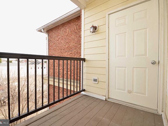 5th image of 815 Branch Dr APT 401
