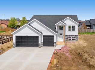 5909 S Hosta Ave, Avenue Sioux Falls, SD 57108