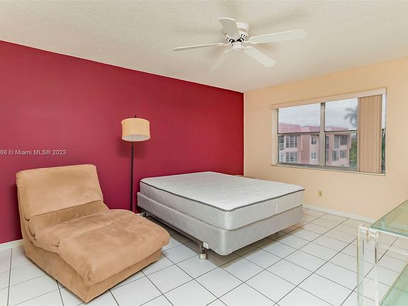 5th image of 9421 Sunrise Lakes Blvd APT 309