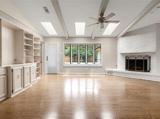 319 Forest Lake Dr, Seabrook, TX 77586