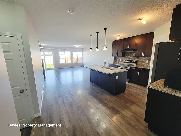 2792 Coughlan Grn SW — Photo 4