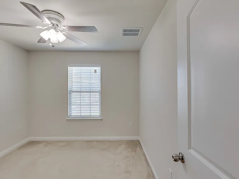 1005 Cold Bear Cv — Photo 23