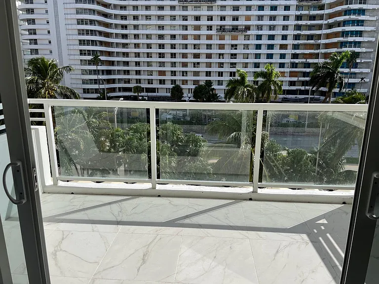 5600 Collins Ave #6D — Photo 30