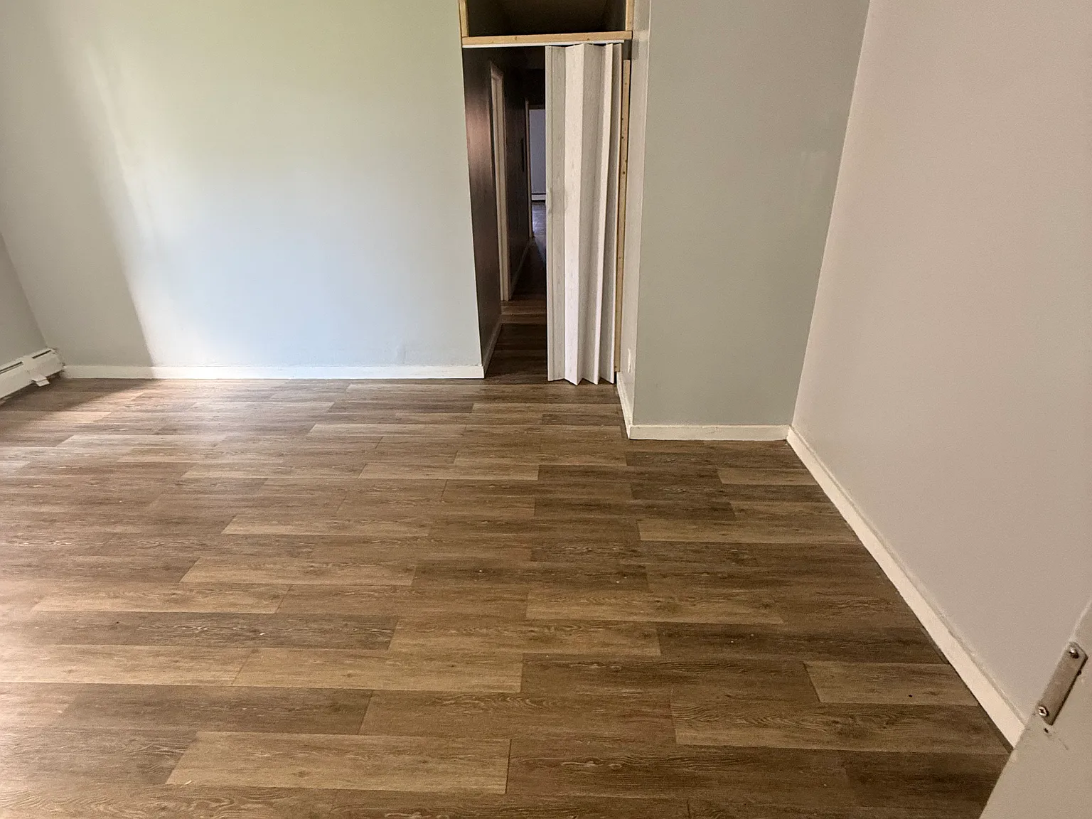 3 bed, 1000 sqft, $1,650 — Photo 4