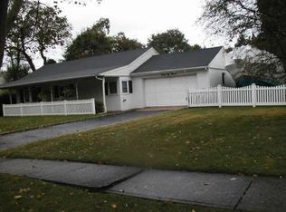 47 Bayview Ave, Massapequa, NY 11758