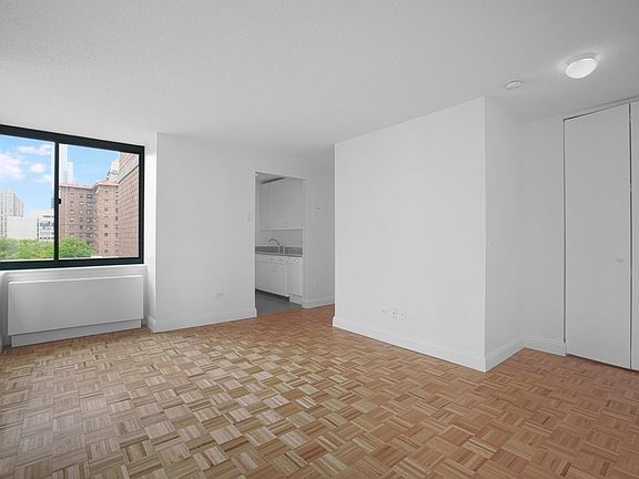 3rd image of 200 W 60th St APT 2D