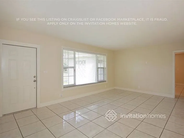 781 SW 64th Ter — Photo 3