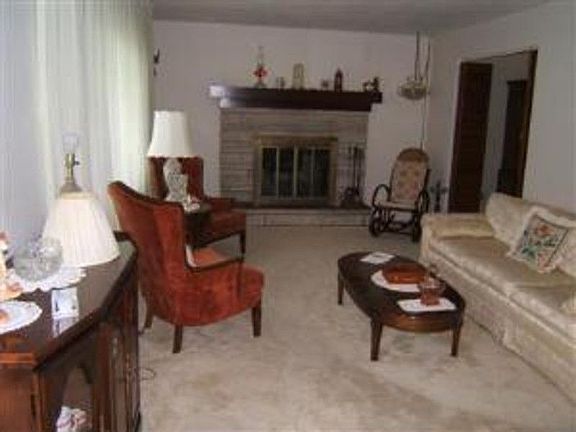 4th image of 6939 Allet Ave